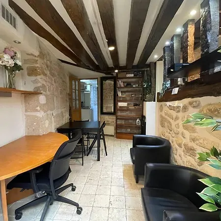 Amélie - Authentic 2br Saint-andré Des Arts Historic Courtyard Parigi