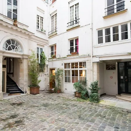 Amélie - Authentic 2br Saint-andré Des Arts Historic Courtyard Appartamento Parigi